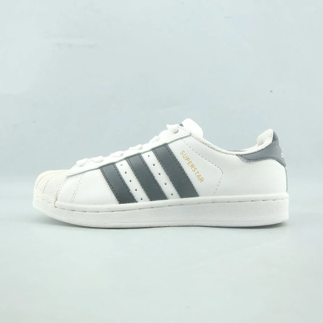 SUPERSTAR