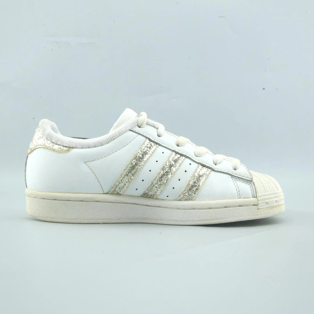 SUPERSTAR