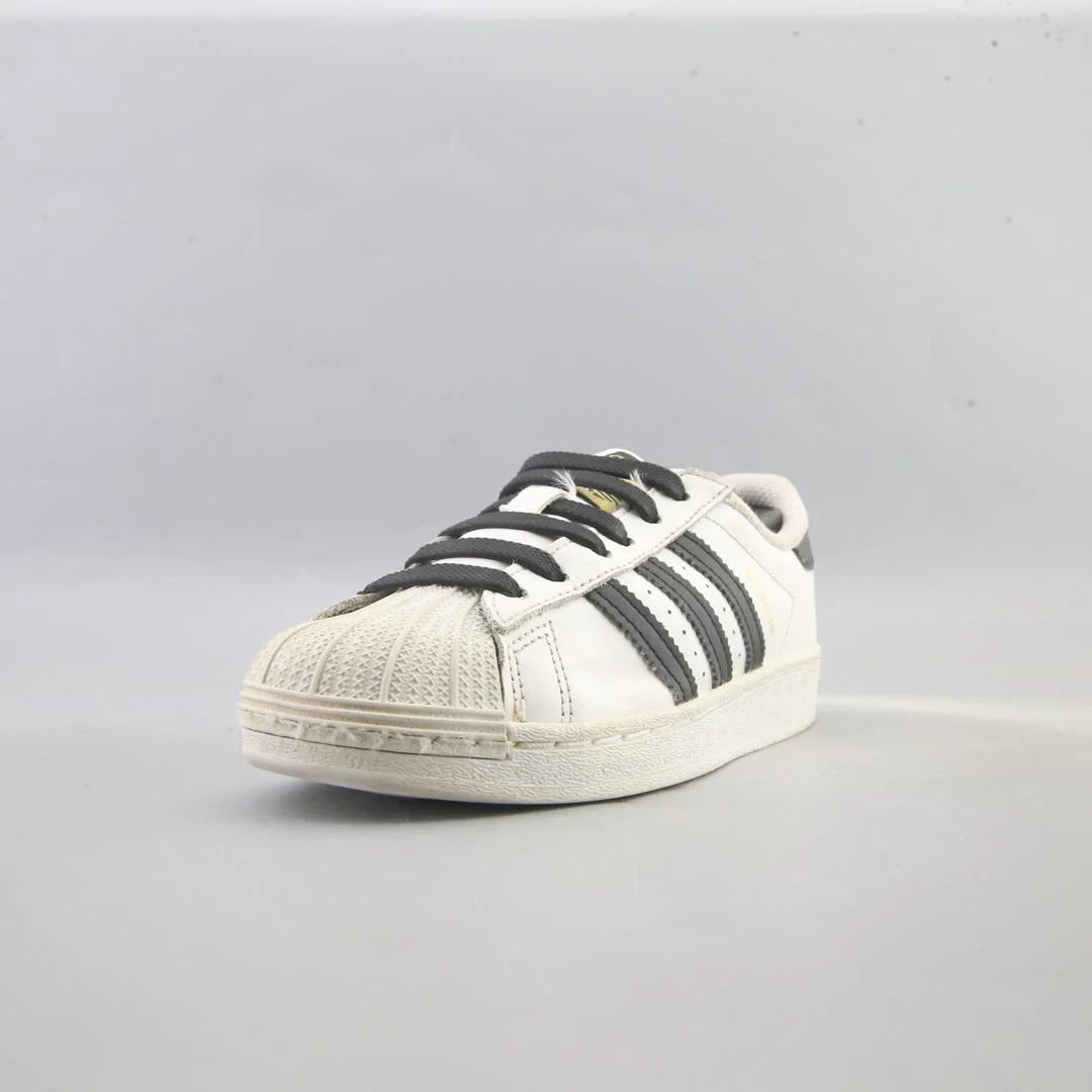 SUPERSTAR