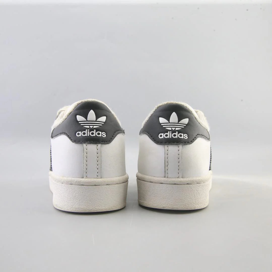 SUPERSTAR