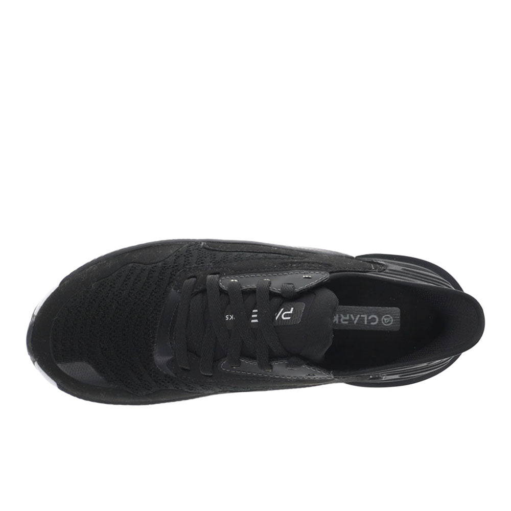 Pace Sneakers