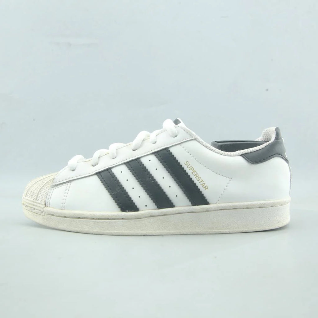 SUPERSTAR