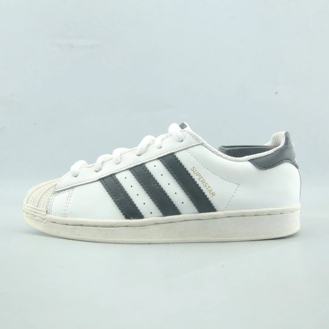 SUPERSTAR