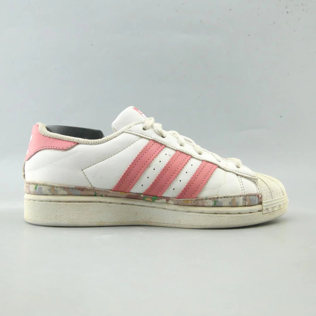 SUPERSTAR