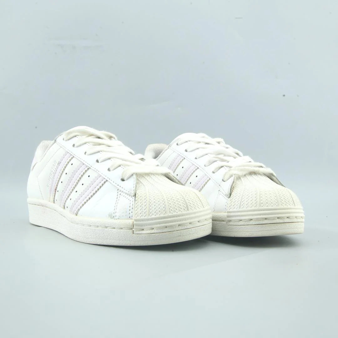 SUPERSTAR