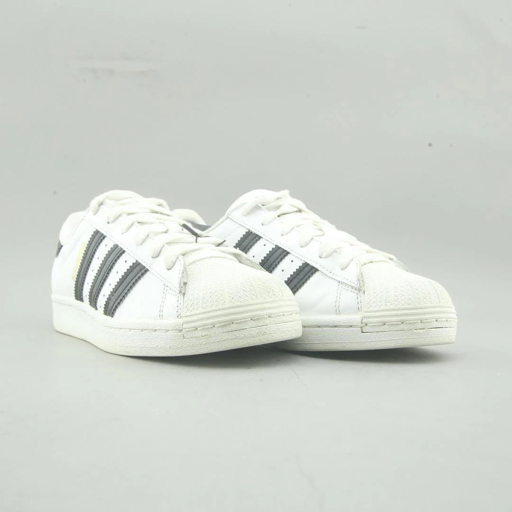 SUPERSTAR