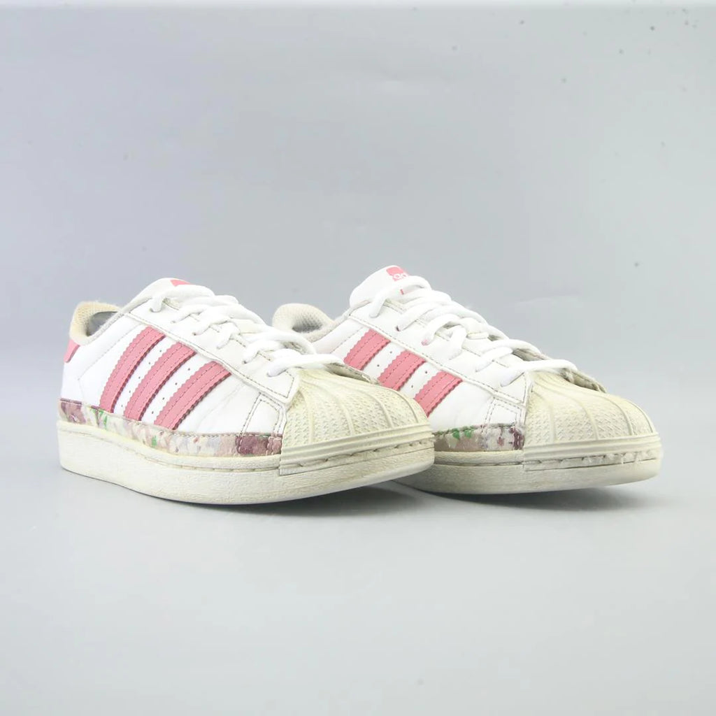 SUPERSTAR