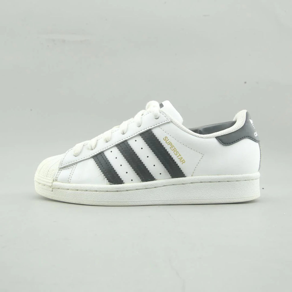 SUPERSTAR