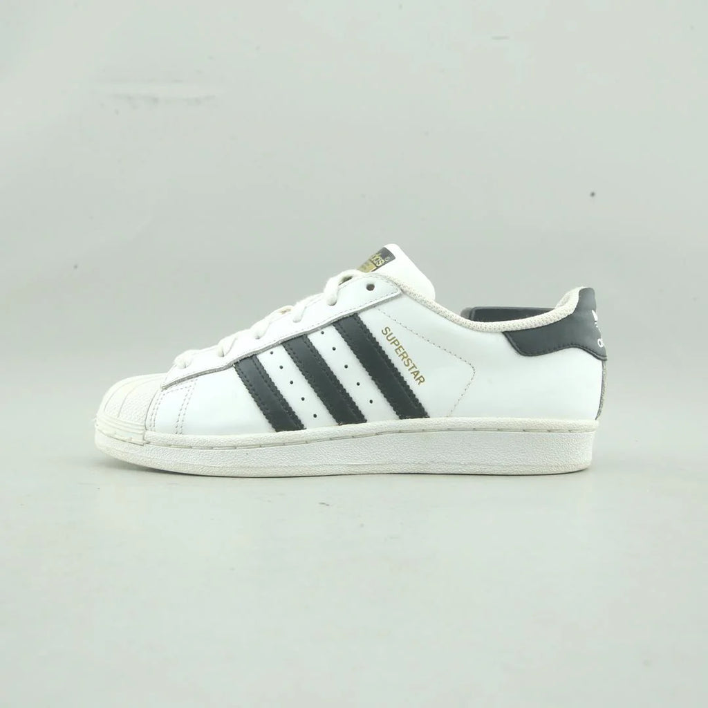 SUPERSTAR