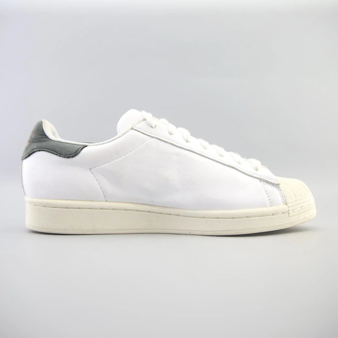 SUPERSTAR