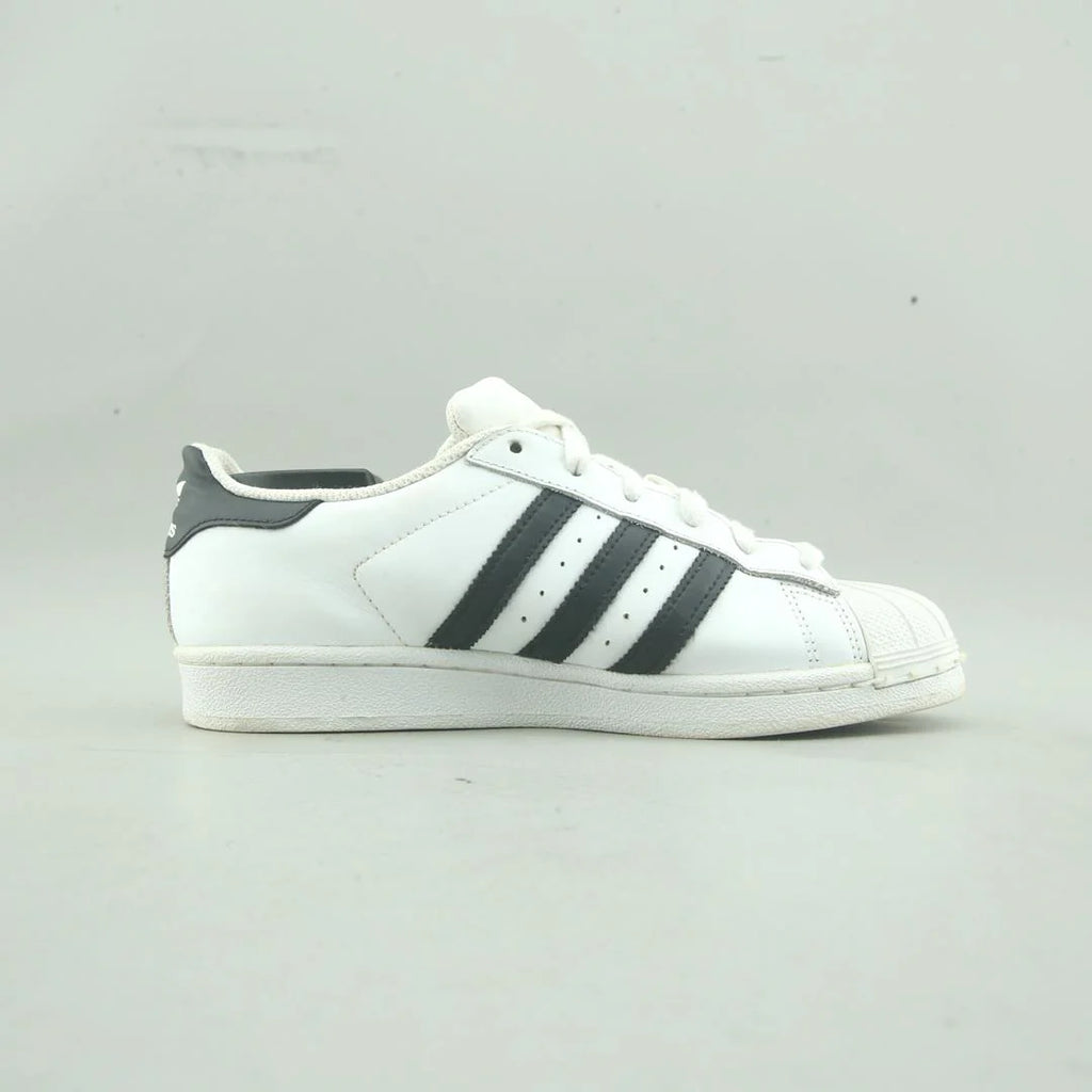 SUPERSTAR