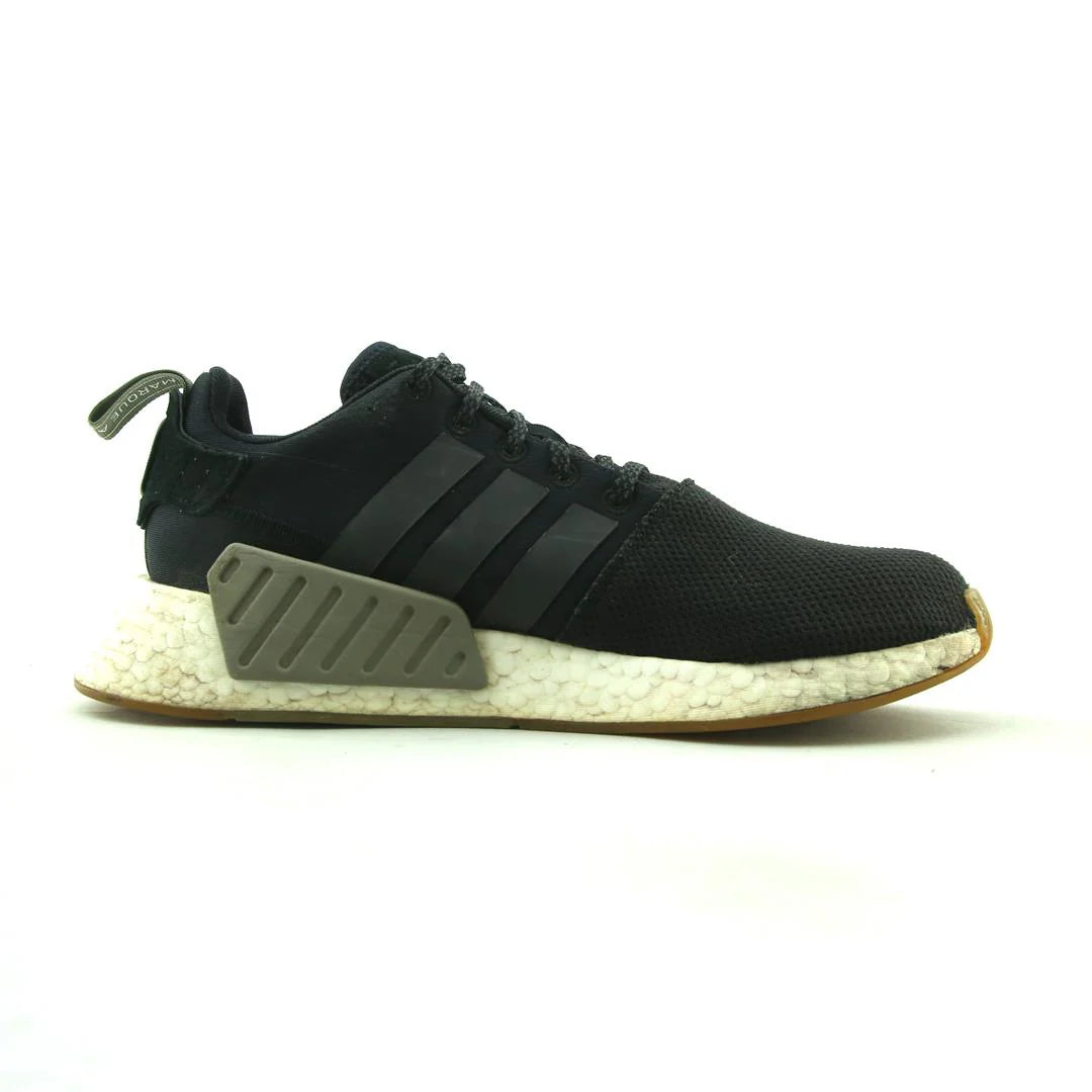 NMD R2