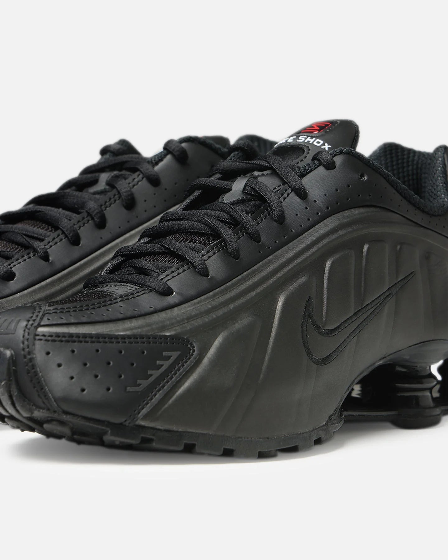Shox R4 Black/Black