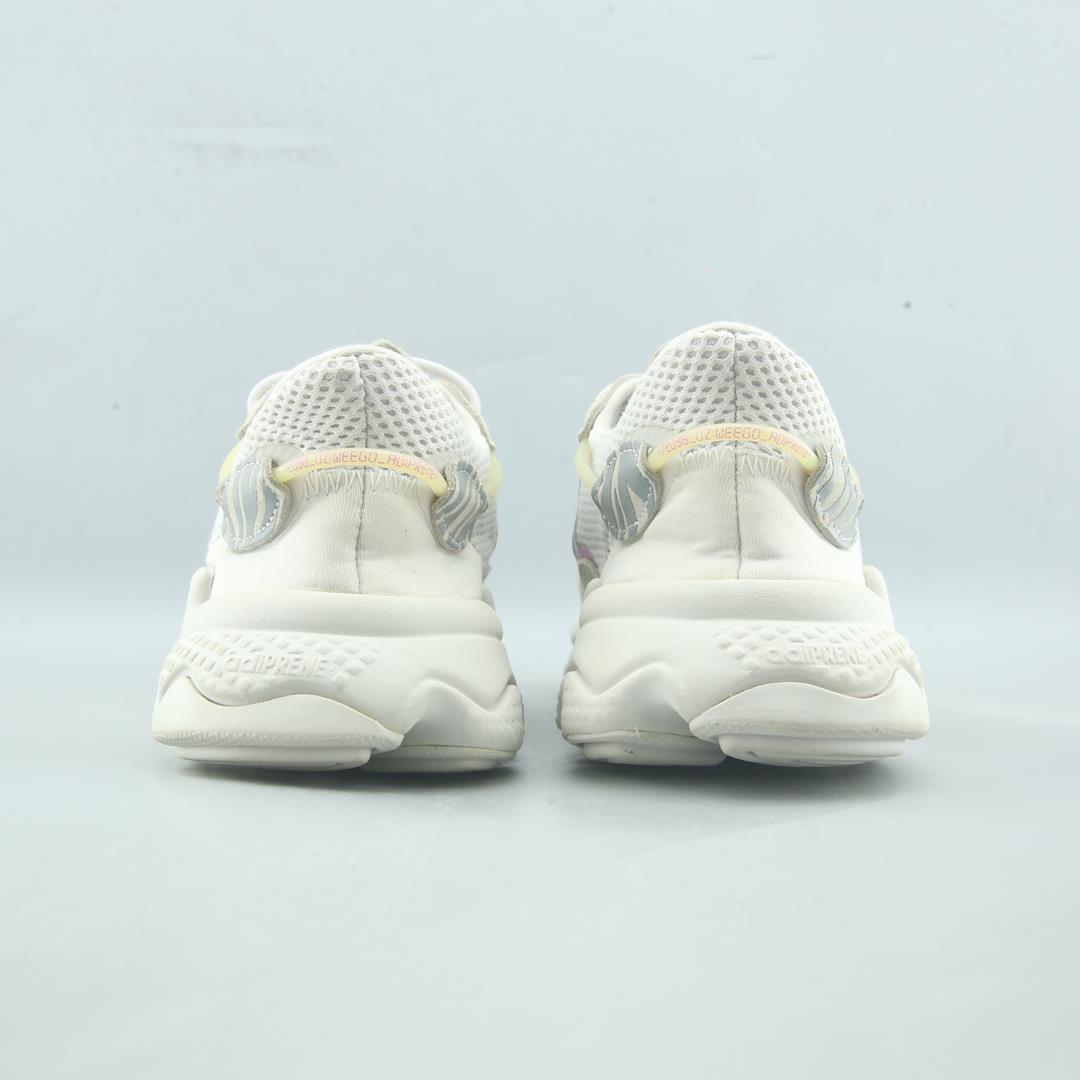 ADIDAS  OZWEEGO