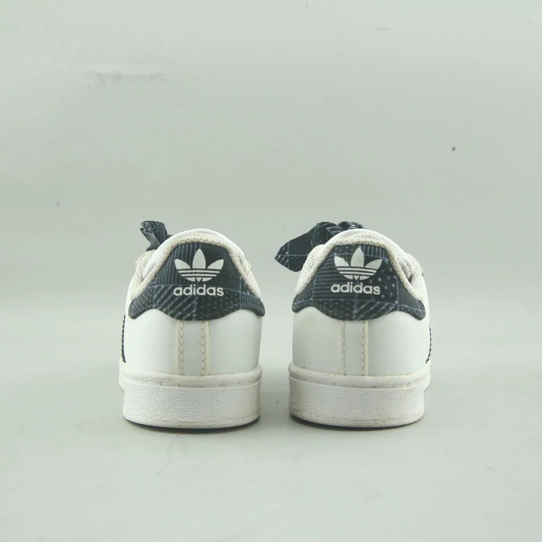 SUPERSTAR