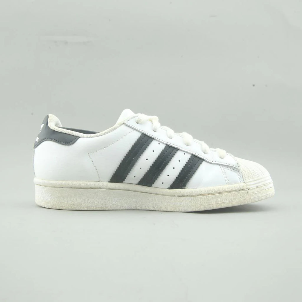 SUPERSTAR