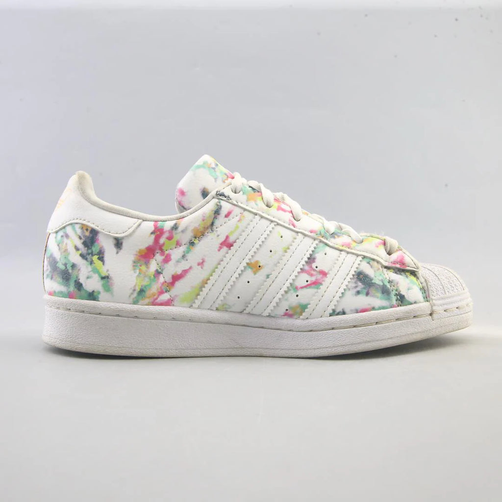 SUPERSTAR