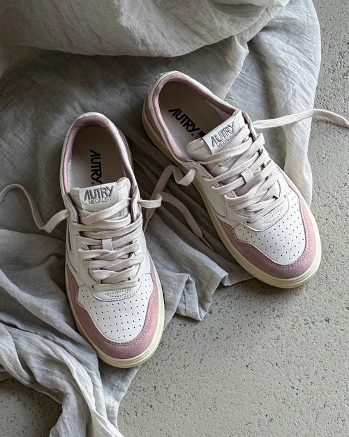 Medalist W *Goat / Suede*