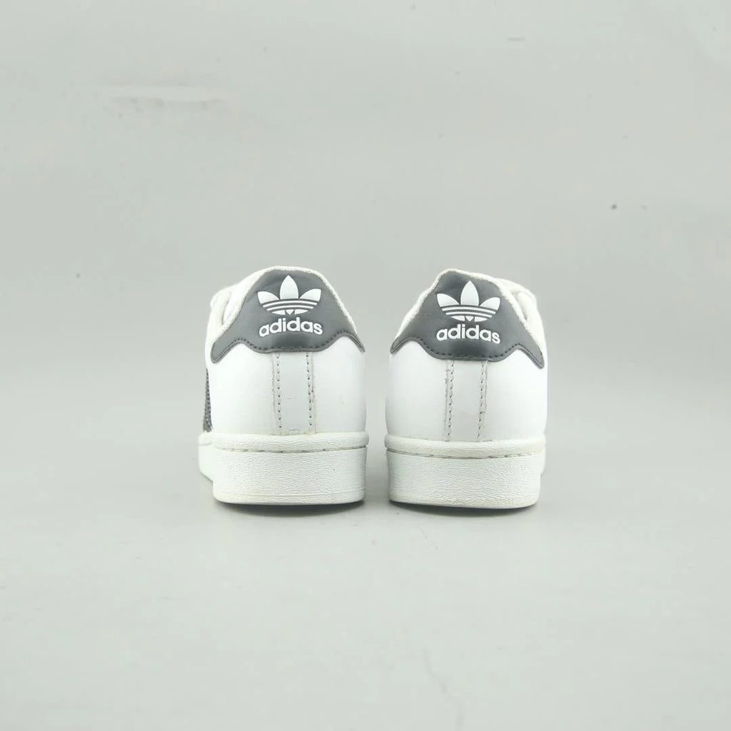 SUPERSTAR