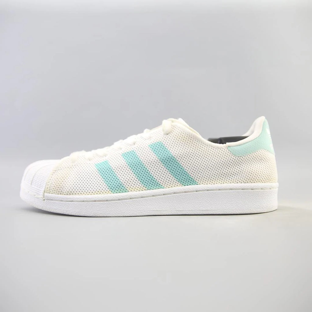 SUPERSTAR