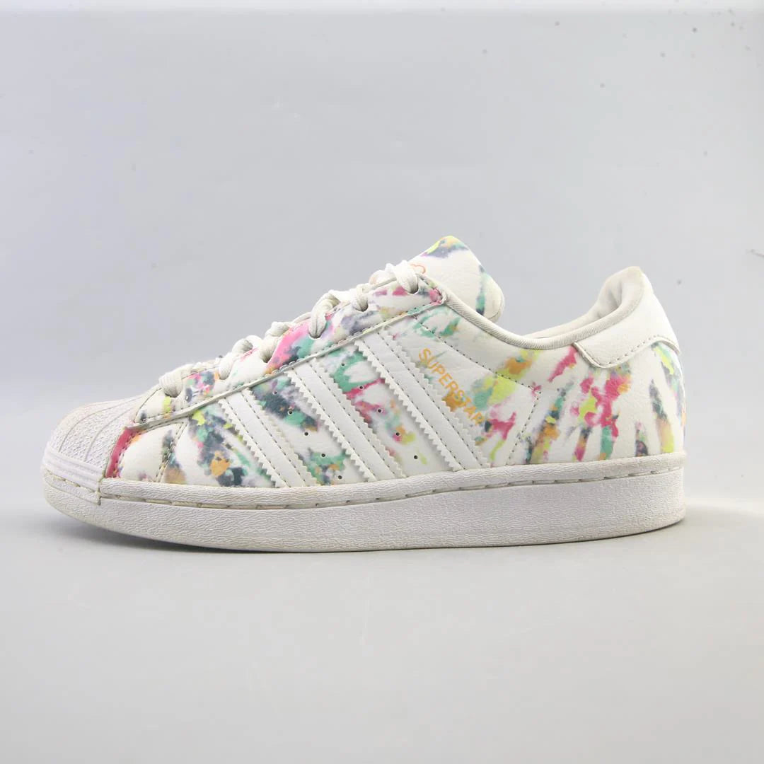 SUPERSTAR