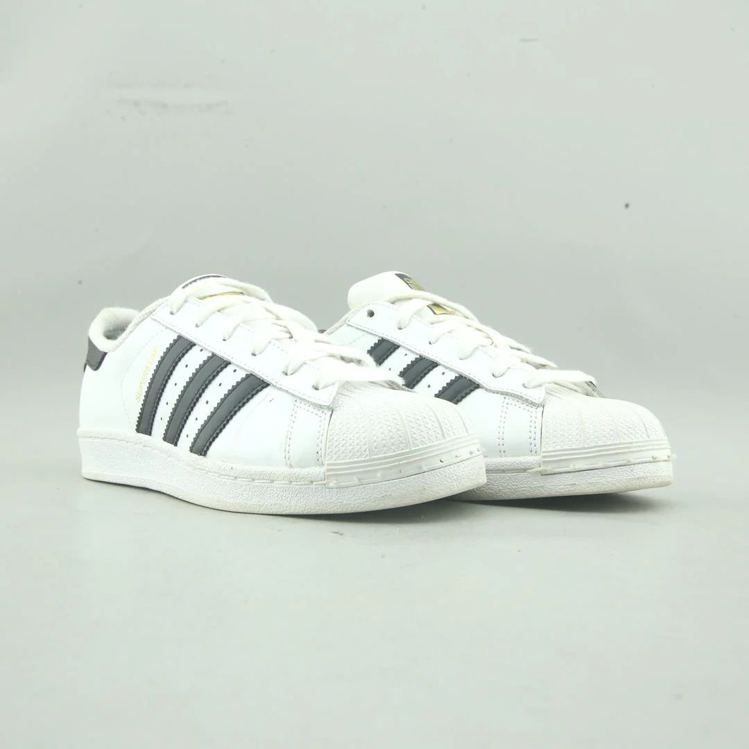SUPERSTAR