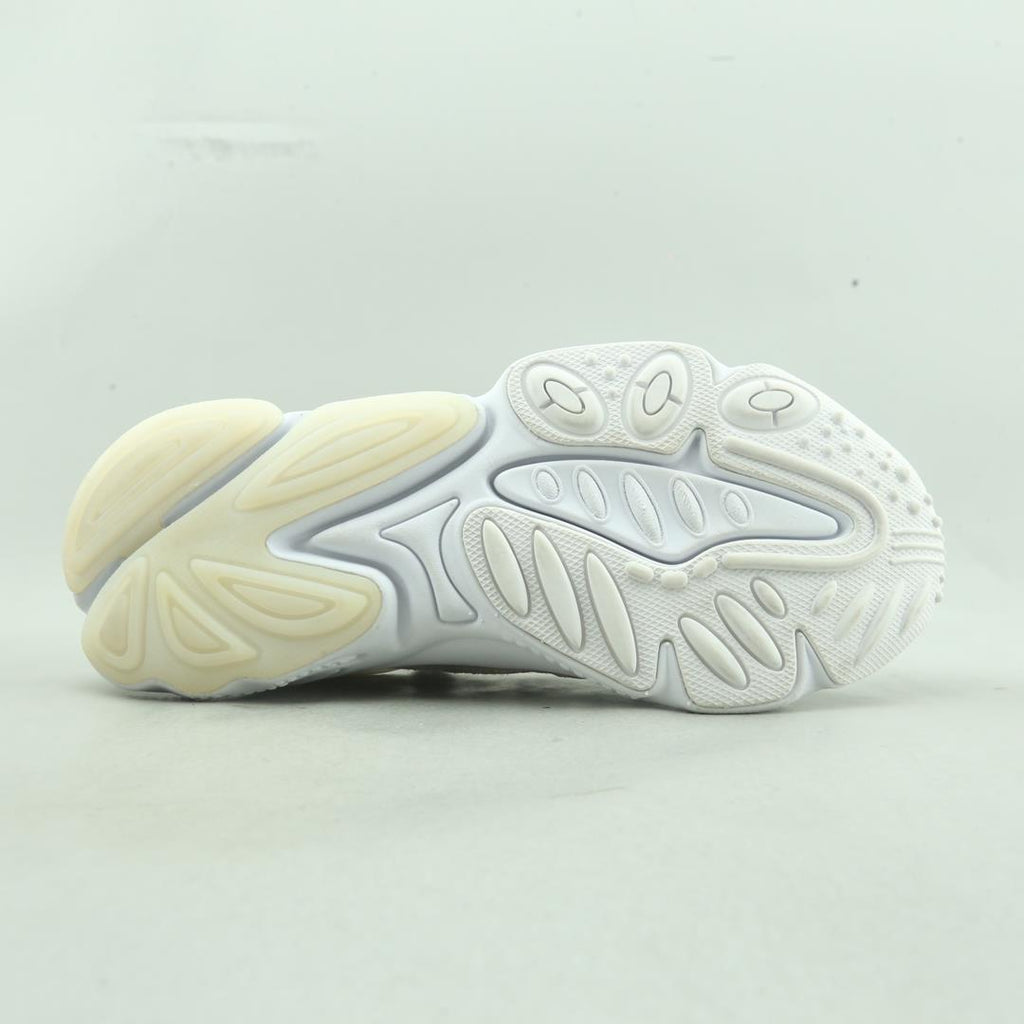 ADIDAS  OZWEEGO