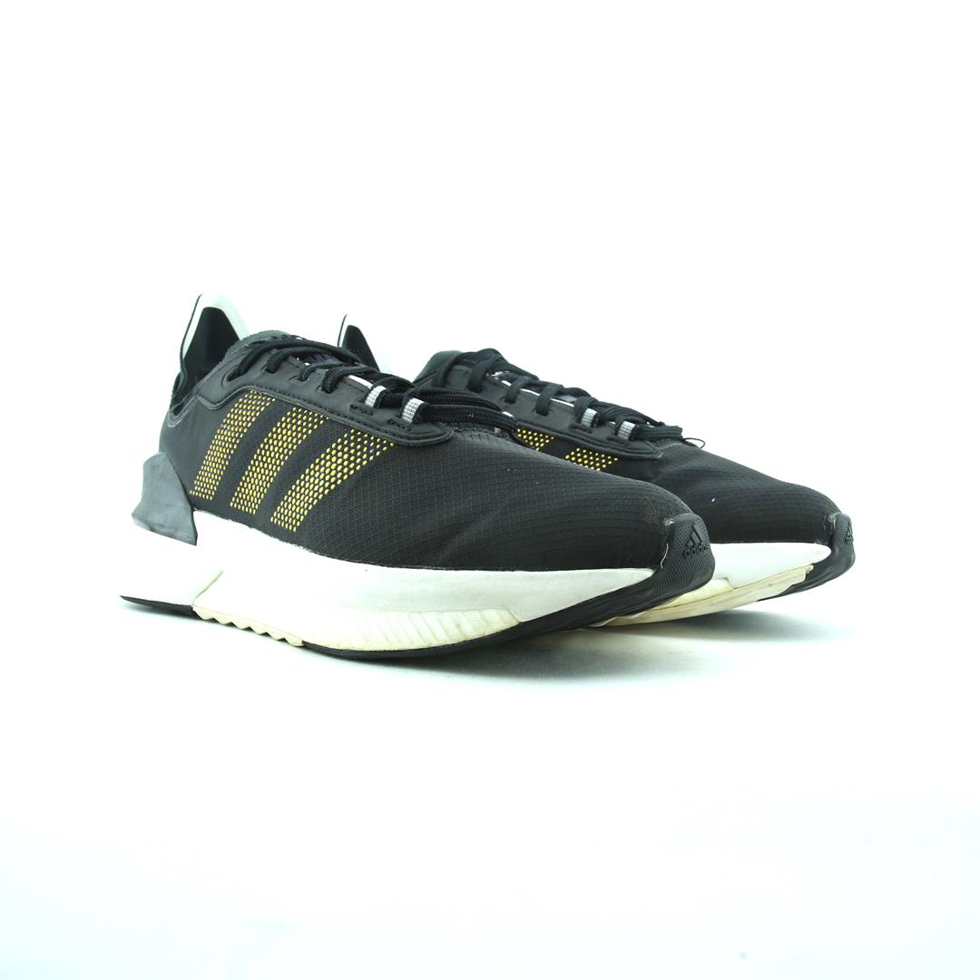 ADIDAS  AVRYN LOW