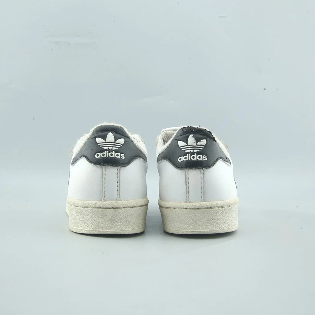 SUPERSTAR
