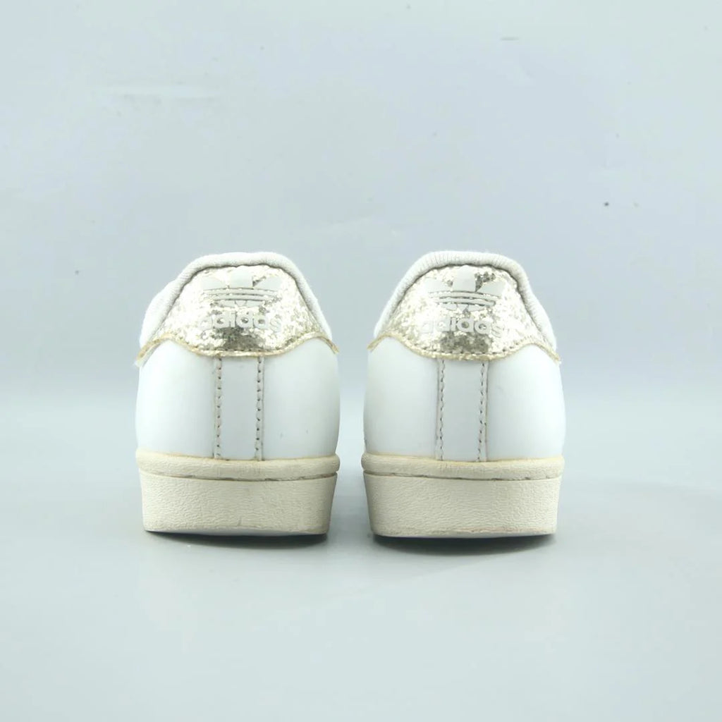 SUPERSTAR