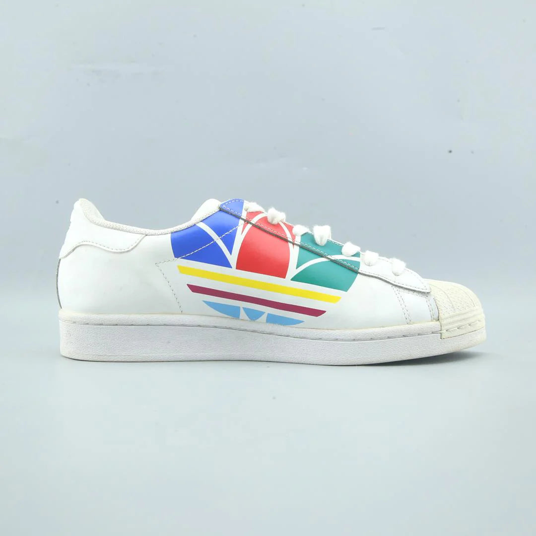 SUPERSTAR