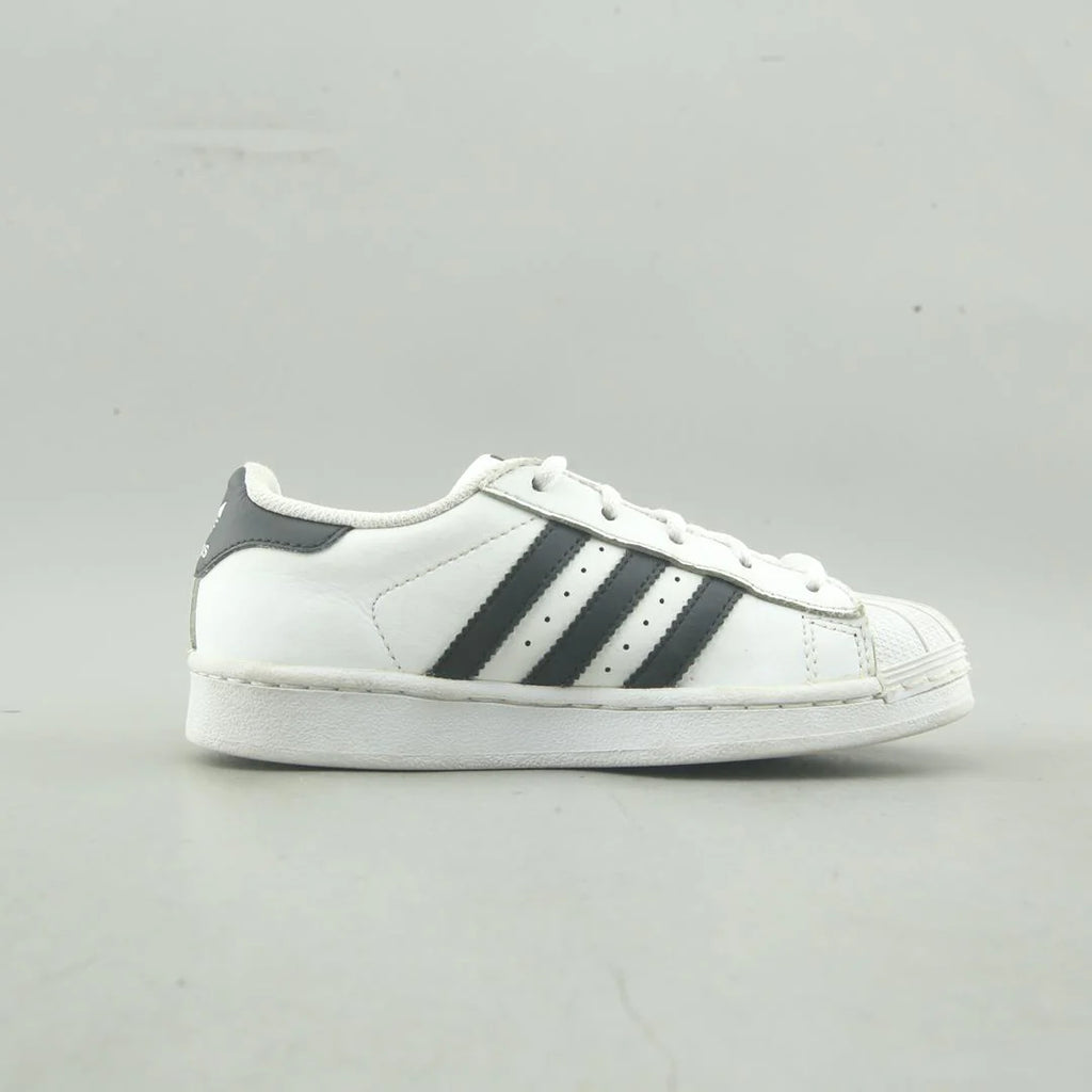 SUPERSTAR