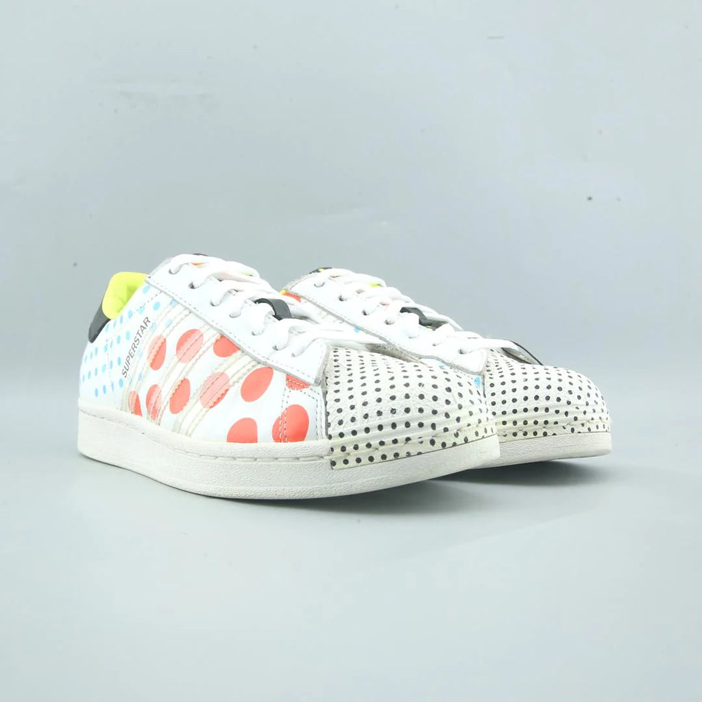 SUPERSTAR