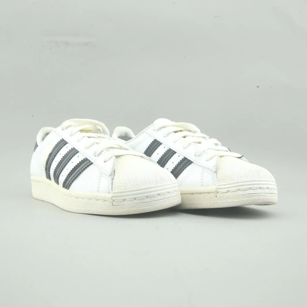 SUPERSTAR