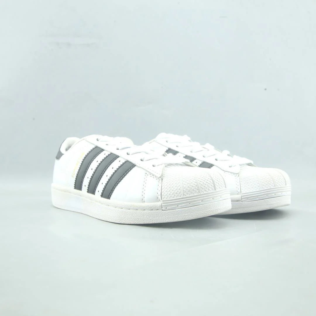SUPERSTAR
