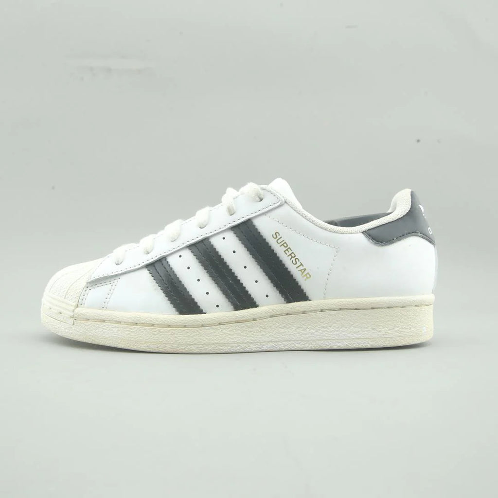 SUPERSTAR
