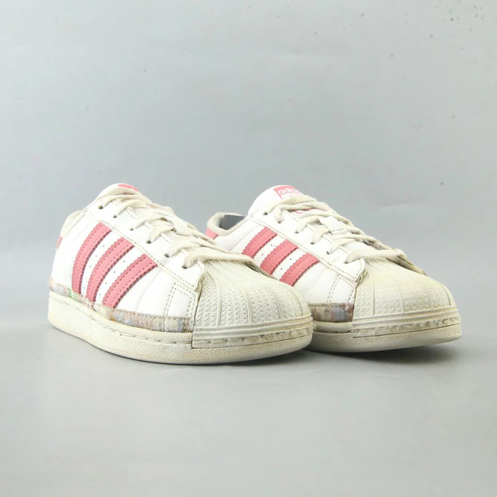 SUPERSTAR