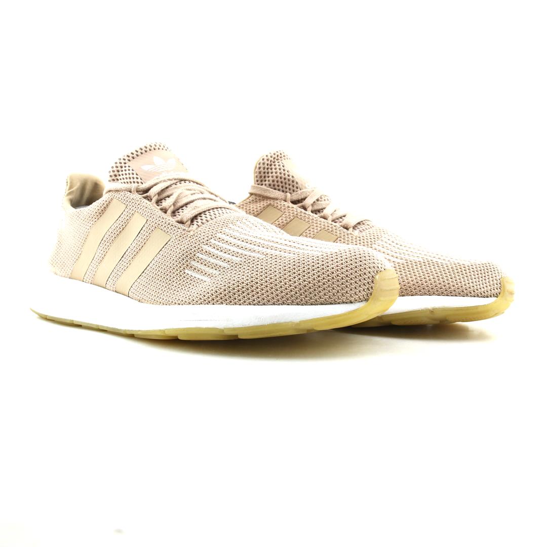 ADIDAS  SWIFT RUN