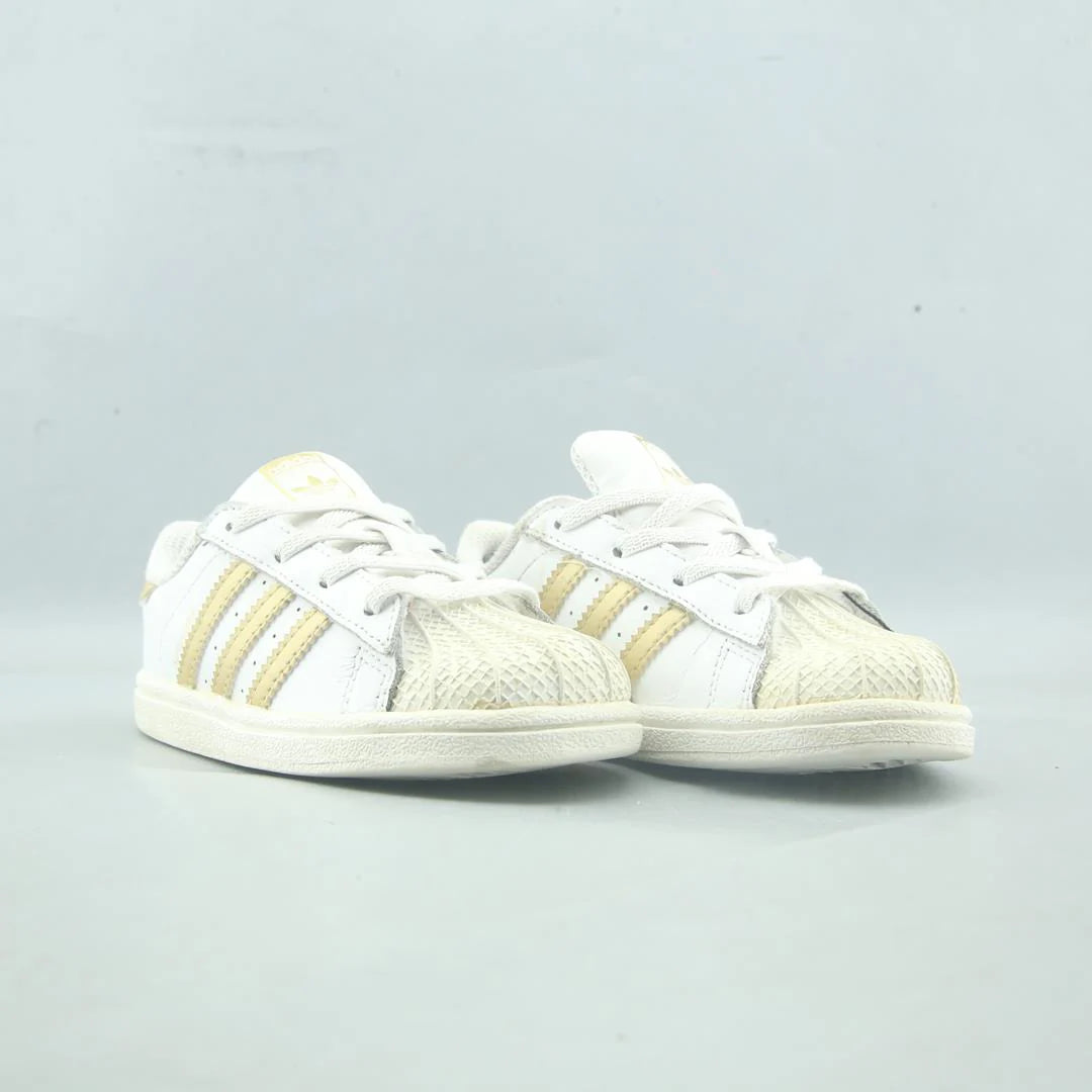 SUPERSTAR