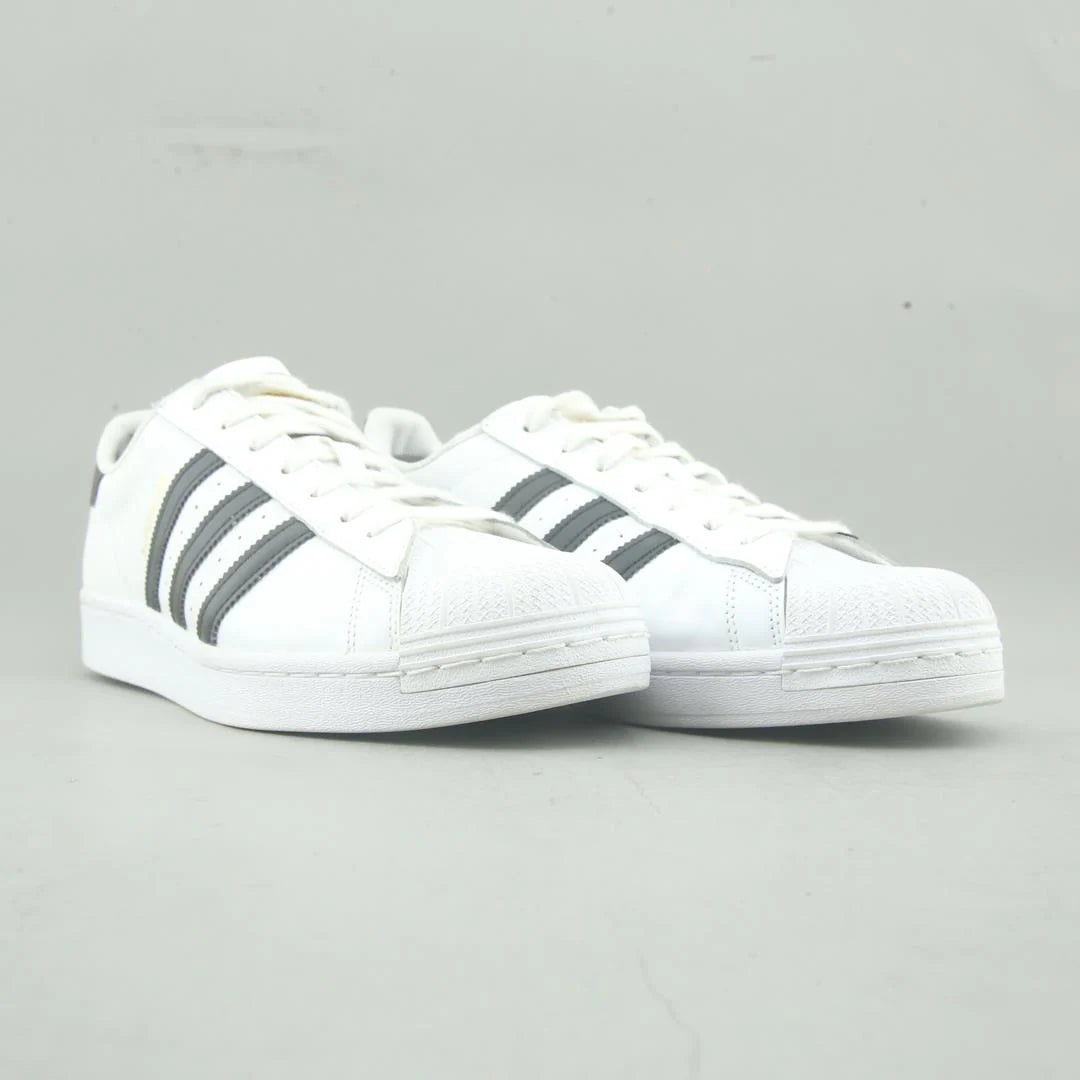 SUPERSTAR