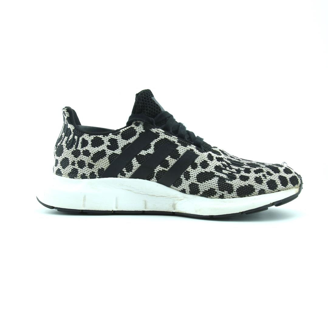 ADIDAS  SWIFT RUN