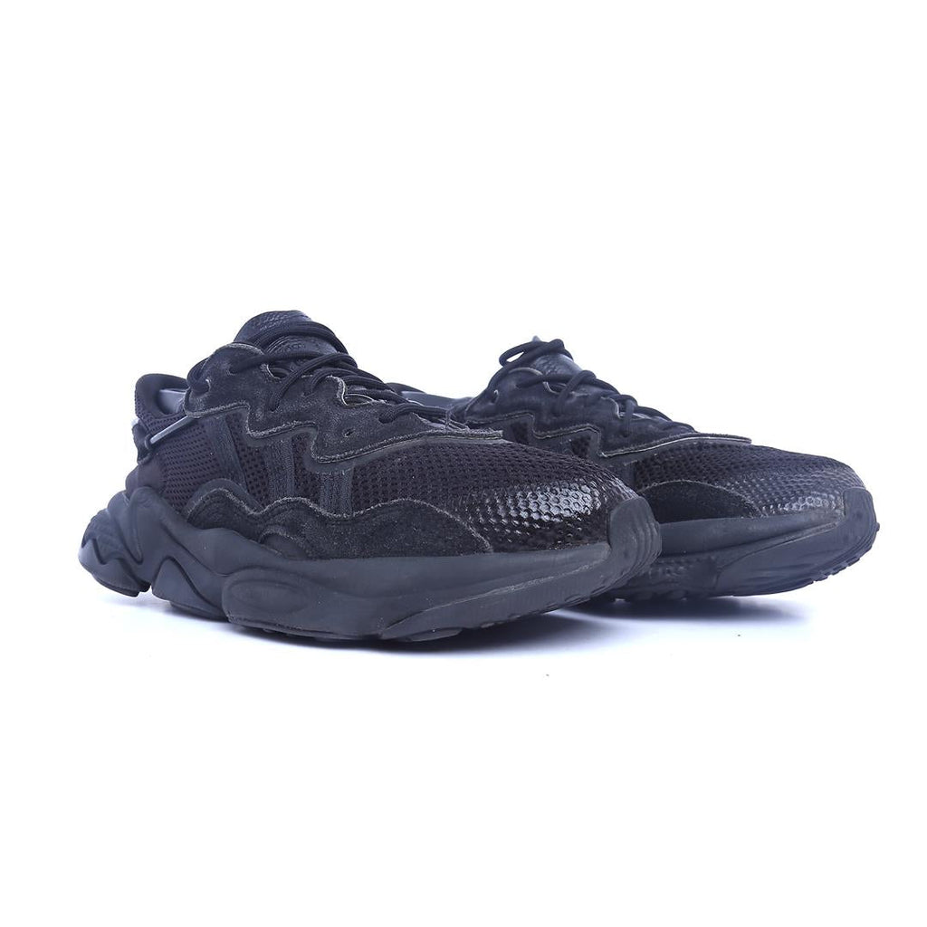 ADIDAS  OZWEEGO